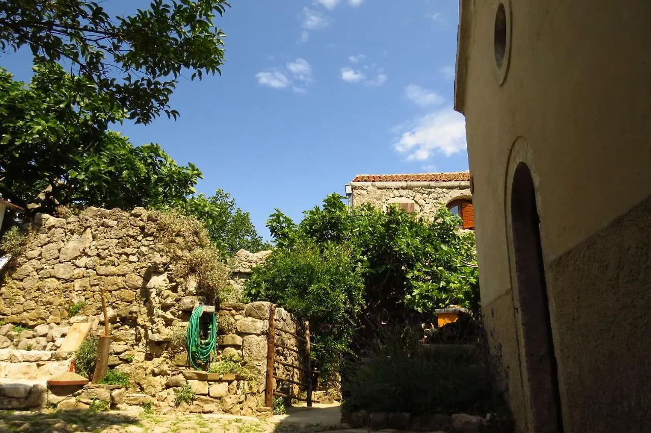 Apartment Apartman Biba Lubenice